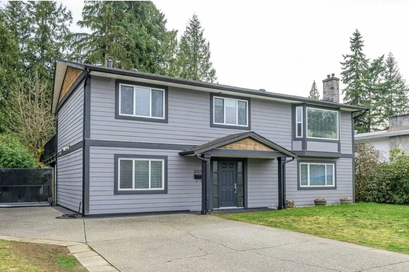 Cozy home in Brookswood - Image 1