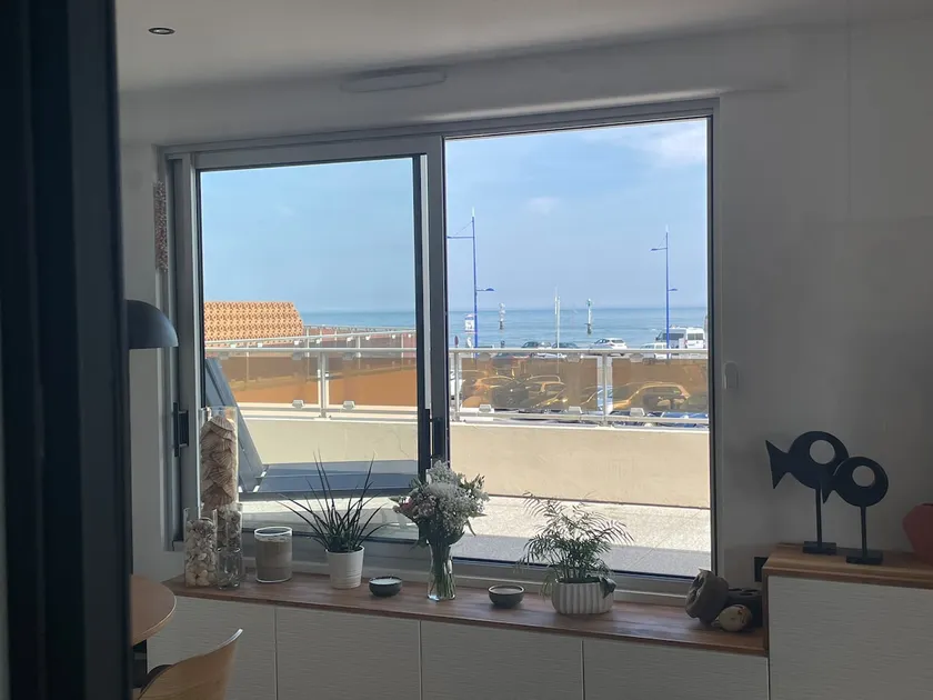 Luxury apartment with sea view/port view, ideally located. - Image 1