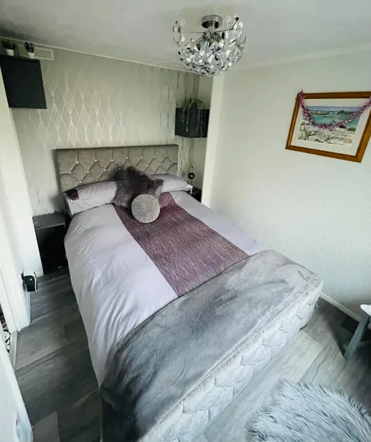 Private Pet Friendly 1 Bedroom Lodge With Parking - Image 1