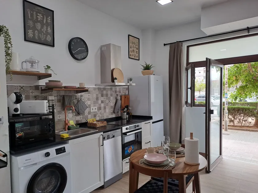 Large apartment ideal for families. - Image 1