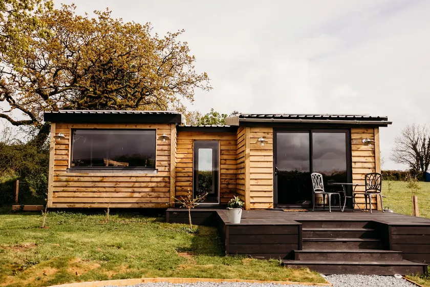Luxury Cabin Retreat with Hot Tub - Willow - Image 1