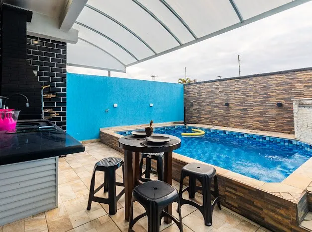 House Condominium/ Pool Barbecue near Beach - Image 1
