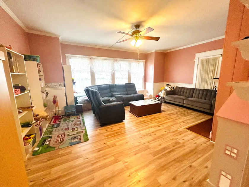 Family-Friendly Home|Near Sesame Place|2 King Beds - Image 1