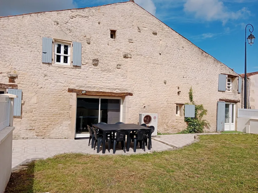 Charming renovated barn 30 minutes from La Rochelle. - Image 1