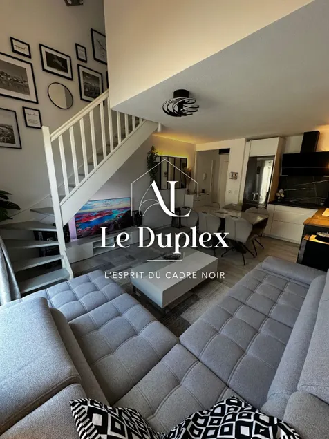 The Spirit of the Cadre Noir - Exceptional Duplex - Image 1