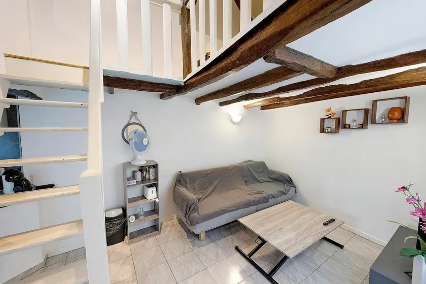 Historic center • Charming studio with mezzanine - Image 1