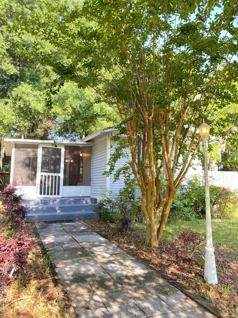 Bearded Oaks Bungalow - Image 1
