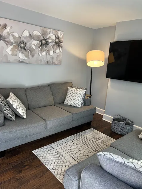 Modern 2-bed downtown Wilmington - Image 1