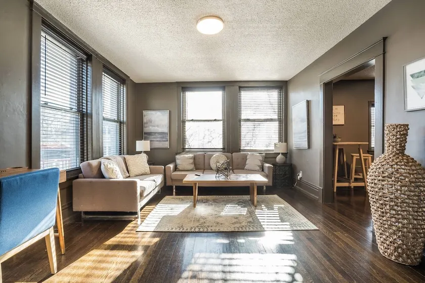 Funky Town Apt! 39th ST Westport w/ Parking - Image 1