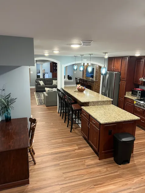 Hidden Creekside Retreat - Image 1