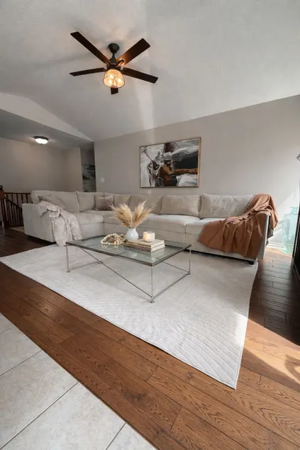 Modern Cozy w/Spacious Living Area&Stylish Design - Image 1