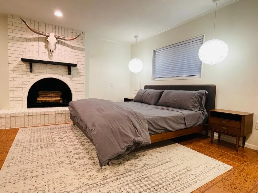 Charming Loft Getaway - Image 1