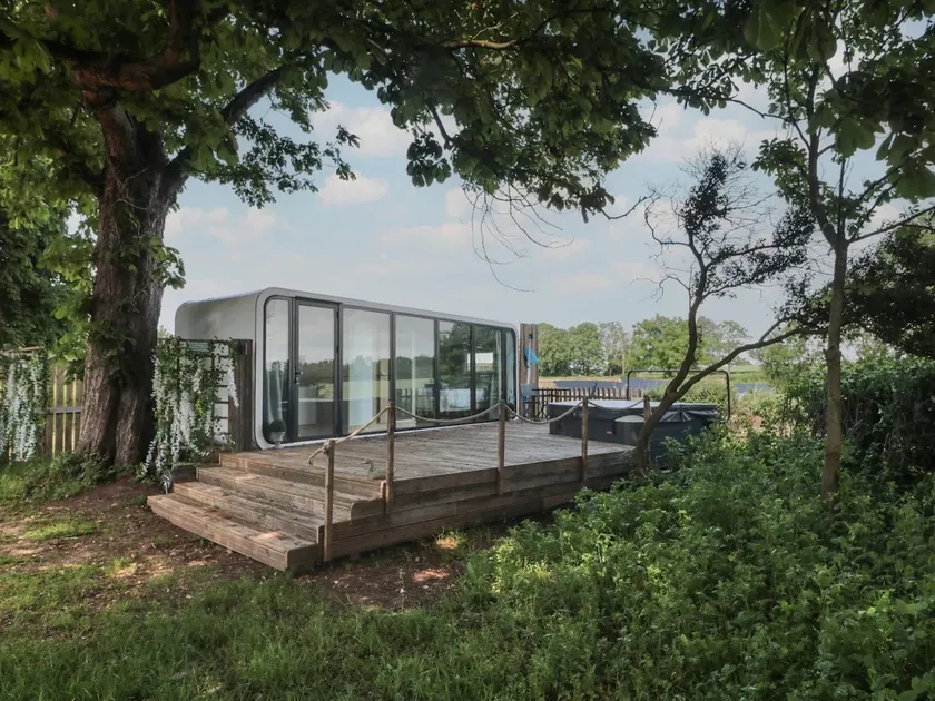 Countryside Pod Retreat - Image 1