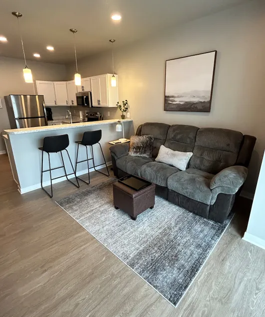Comfortable 1 Bed | 1 Bath in Prime Location - Image 1