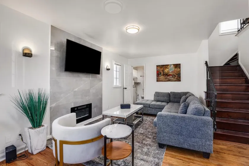 Cozy Oasis 3BR/2BA w/easy access to Downtown - Image 1