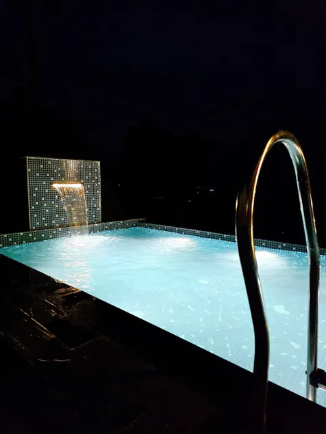Dupleè w/ Private Infinity pool |AC| Valley View | - Image 1