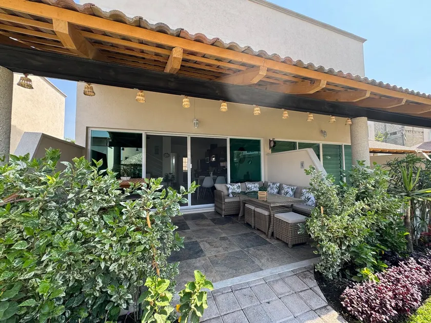 Beautiful boho house with heated pool in Mor. - Image 1