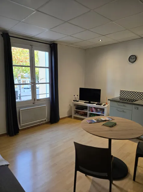 Comfortable Apartment in Apt - Image 1