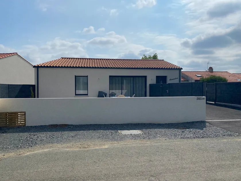 Village house - Image 1
