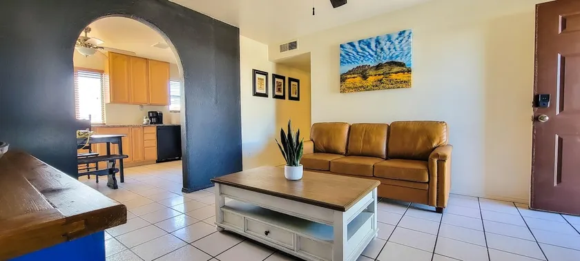 3 bedroom 2 bath hidden Luxury - Image 1