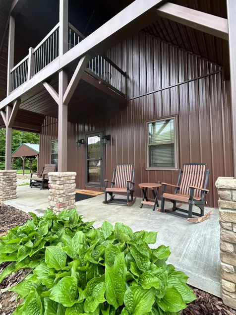 Lock 8 Lodge - Image 1