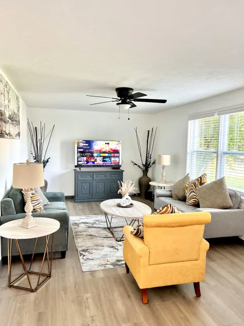 Beautiful & Spacious 3BR/3BA | Quiet Neighborhood - Image 1
