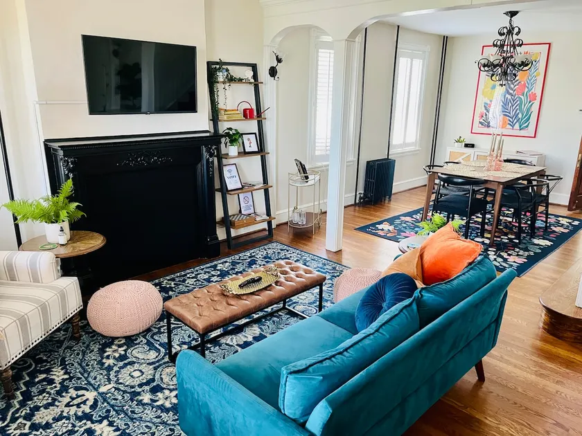 Cute, cozy and convenient 2BR w/ office - Image 1