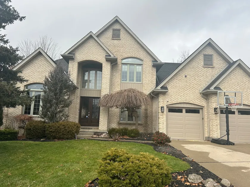 Beautiful two bedroom walk out - Image 1
