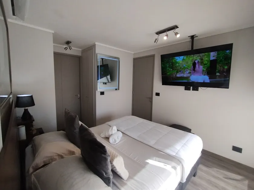 modern apartment in La Cisterna - Image 1