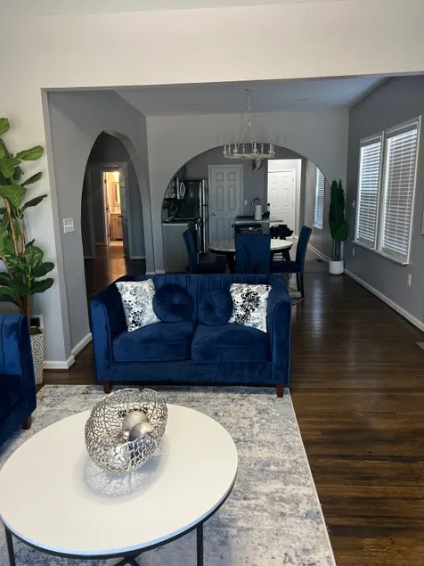 Madyson's Manor - Image 1