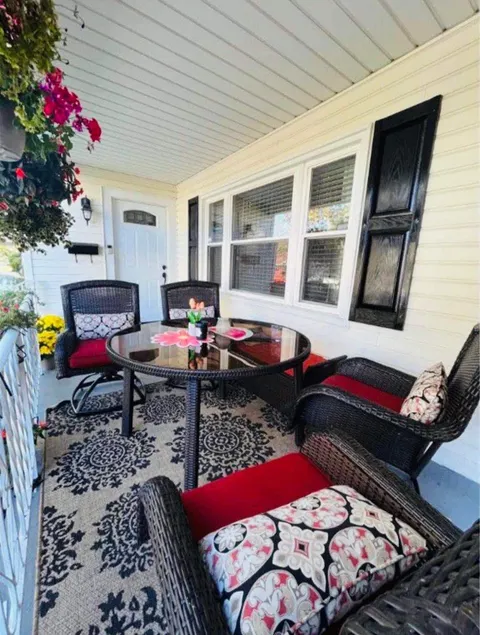 A spacious and beautiful home. - Image 1