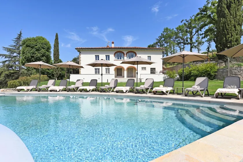 Villa Chimera Green 10 with Pool & Gym - Image 1