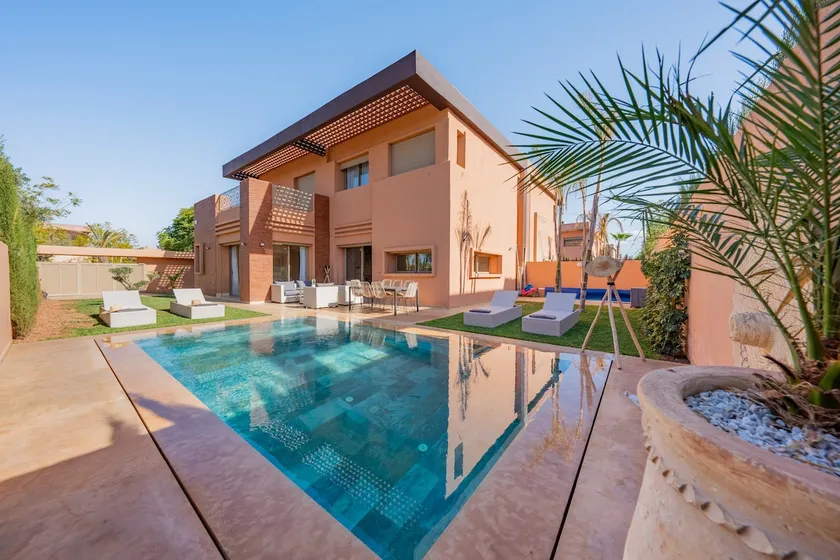 Villa Residence Akenza, 3 Bedrooms, Heated Pool - Image 1
