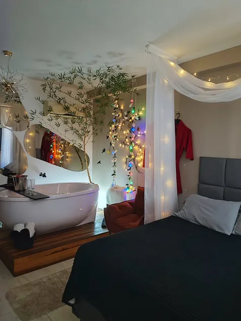Beautiful Enchanted Studio with bathtub/6x interest-free - Image 1