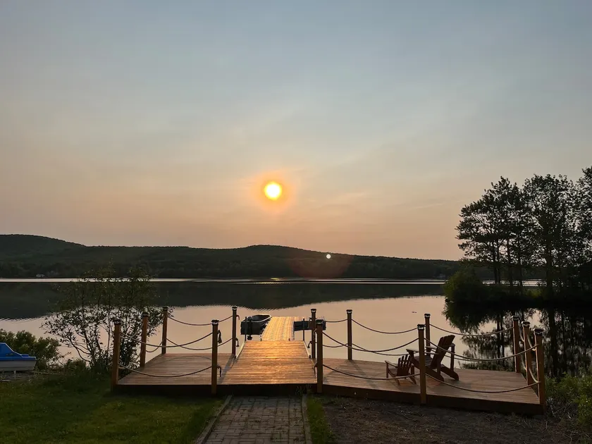 Directly on the waterfront - Image 1