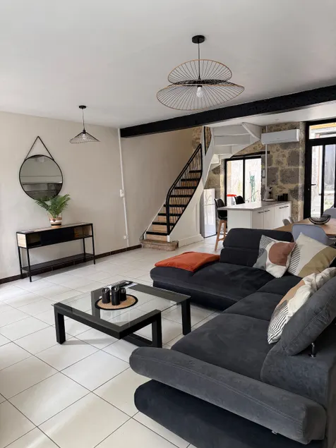 Charming Townhouse - Image 1