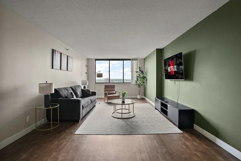 21st Floor Sky Tower w/ FREE Parking•Pool•Gym•Spa - Image 1