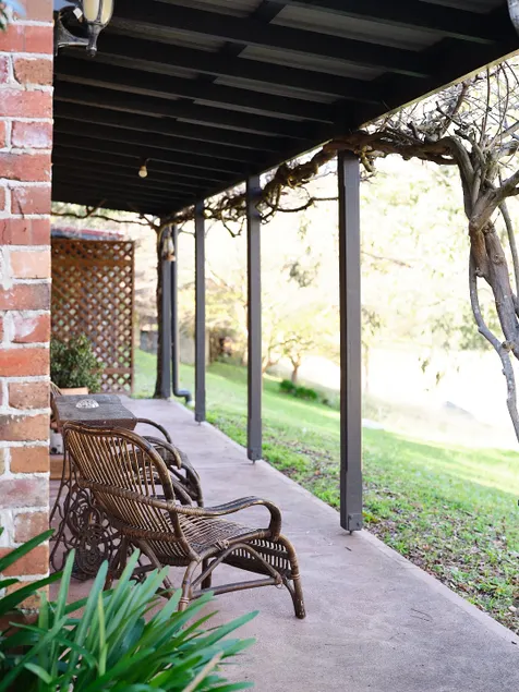 Goldsmith Cottage, vineyard estate - Image 1