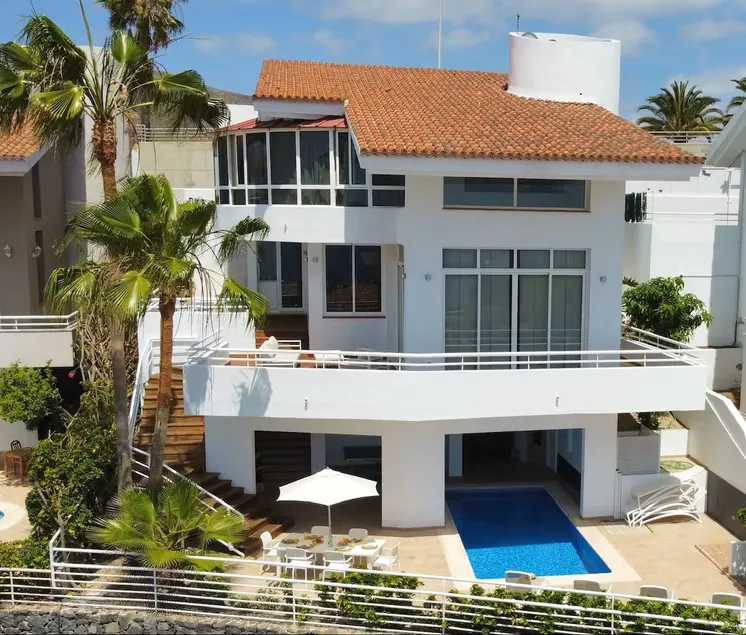 Luxury Villa Taoro private heated pool Free Car Except Christmas - Image 1