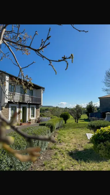 Country house, in Queveda - Image 1