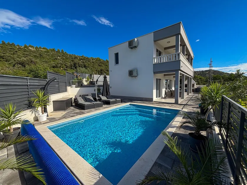 VILLA Mari with private pool - Image 1