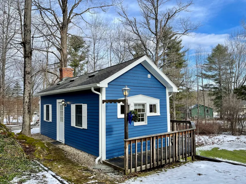 The Blue Jay Cottage - Image 1