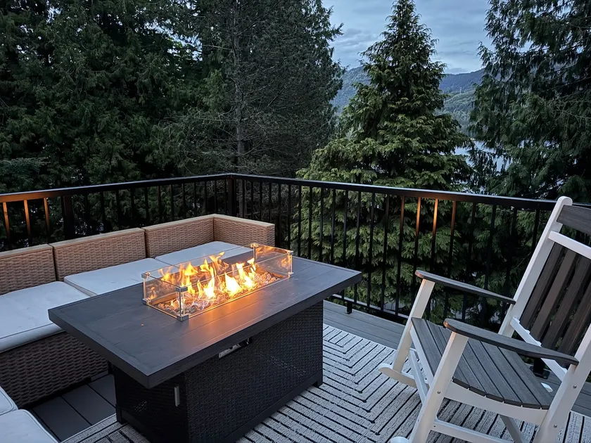 Spacious Home Steps Away From A Park & Lake Access - Image 1