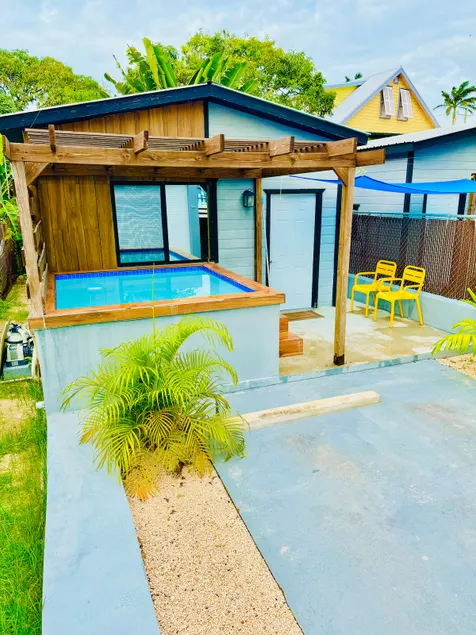 *Fort George Bungalows Too* Near Water Taxi. - Image 1