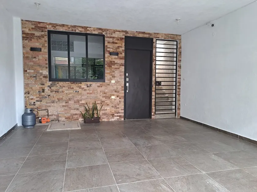 15 min from the Airport, Downtown and Plaza Altabrisa - Image 1