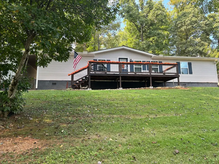 Neeley”s Country Suite - Image 1