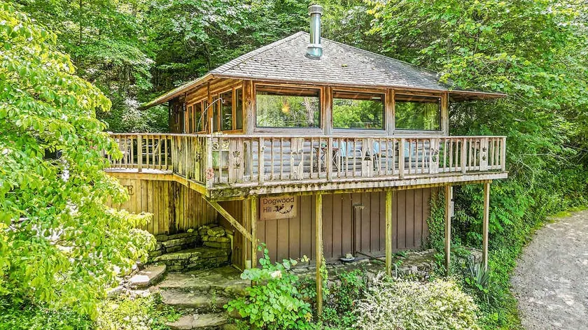 Historic Cabin, Peaceful, Waterside, Patio Firepit - Image 1