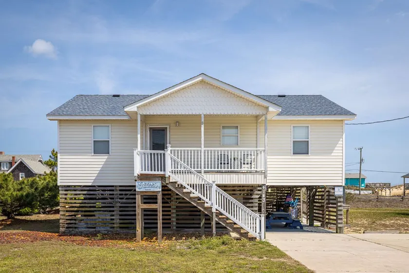 Modern 3rd Row Cottage Hot Tub And Pet Friendly - Image 1