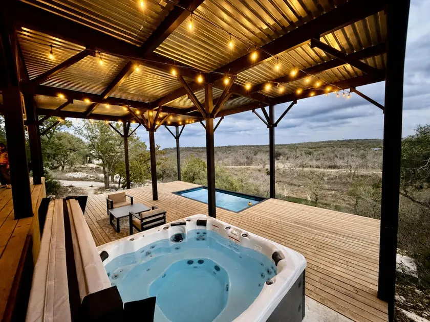 Summer Retreat |Riverfront, Views, Hot Tub - Image 1