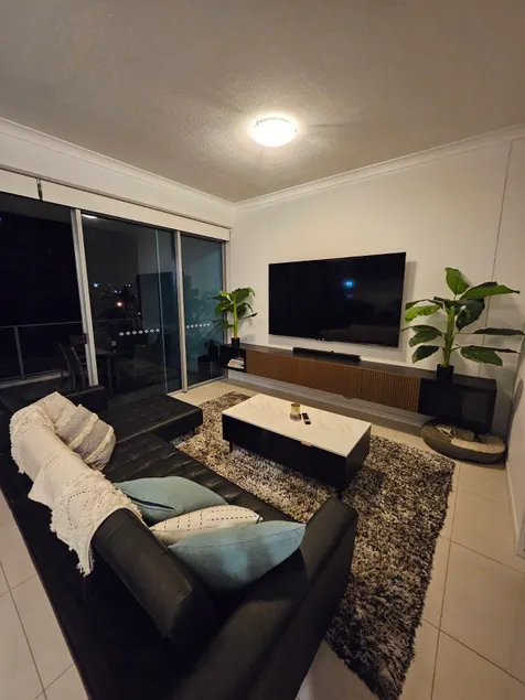 Luxury Executive Apartment in Nundah - Image 1